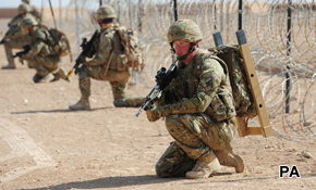 Withdrawing British troops 